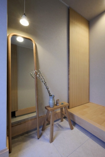 特注建具を採用した玄関