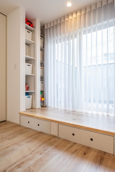 遊び心と機能性の「子上がりスペース」